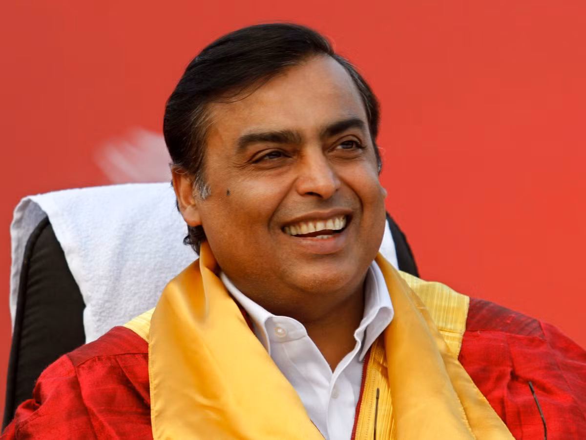 Người giàu nhất Ấn Độ Mukesh Ambani; Tài sản ròng: 20,9 tỷ USD; Xếp hạng Forbes: 35. Mukesh Ambani là người đứng đầu tập đoàn dầu mỏ và khí đốt Reliance Industries.