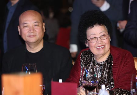 Nữ tỷ phú Chan Laiwa và chồng trẻ hơn 11 tuổi.