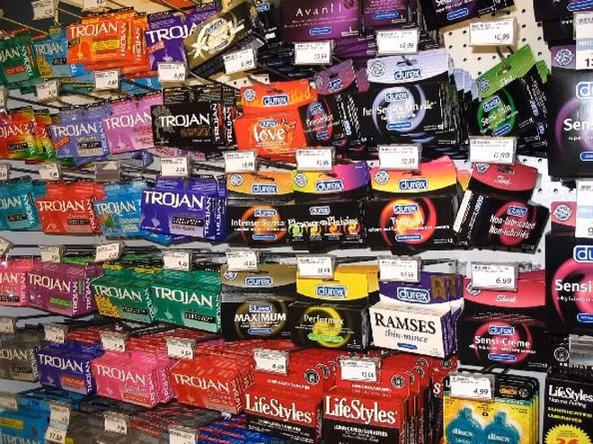 Trên trang web bán đồ khan hiếm tại Venezuela, 1 hộp bao cao su 36 chiếc có giá gần bằng cả tháng lương của một người Venezuela thu nhập ở mức tối thiểu là 5.600 bolivars.