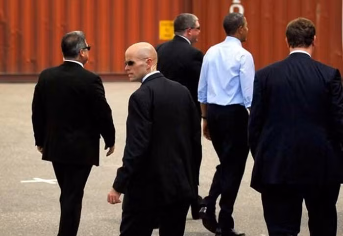 Theo Payscale, mức lương của các vệ sĩ được trả dao động trong khoảng 38.000 USD đến hơn 120.000 USD (từ 844 triệu đến 2,6 tỷ đồng). Thông thường, mức lương trung bình của họ ở mức 65.000 USD/năm (1,4 tỷ đồng), một khoản lương khá cao.