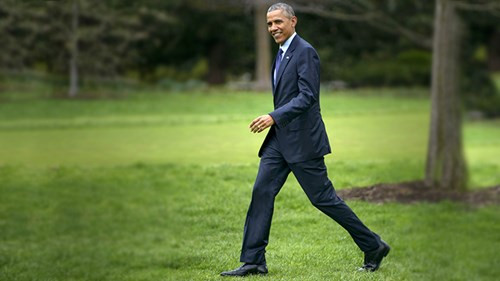 Kể từ khi thành lập, Johnston &amp; Murphy đã làm ra nhiều đôi giày phù hợp với bàn chân và phong cách của mỗi Tổng thống Mỹ. Hãng cho biết, Tổng thống Obama thích giày màu đen hiện đại, mũi thu nhỏ hơn và bớt cổ điển.