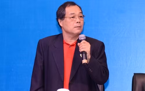 Thương vụ sáp nhập Southern Bank vào Sacombank, với ông Trầm Bê, chắc chắn vẫn là trận đánh lớn. Tiếng tăm và vị thế của doanh nhân kín tiếng này được lên một tầm cao mới. Sau 10 năm "chinh chiến" trong ngành tài chính, đại gia Trầm Bê đang có những bước đi mạnh mẽ để xác lập vị trí thực sự của một ông trùm tài chính.