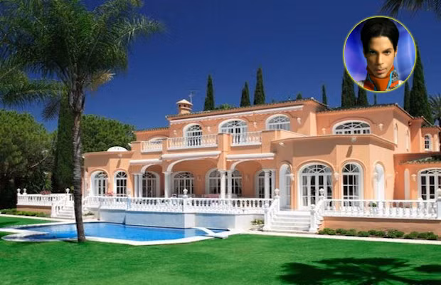 Tài sản của Prince còn gồm một biệt thự tư nhân tại Marbella, Tây Ban Nha. Năm 2014, ông từng rao bán tòa biệt thự 6 phòng ngủ này với giá 7,5 triệu USD.