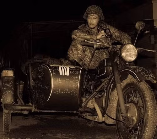 Bat ngo voi loat anh Hoai Linh thoi tre dep nhu tai tu-Hinh-6