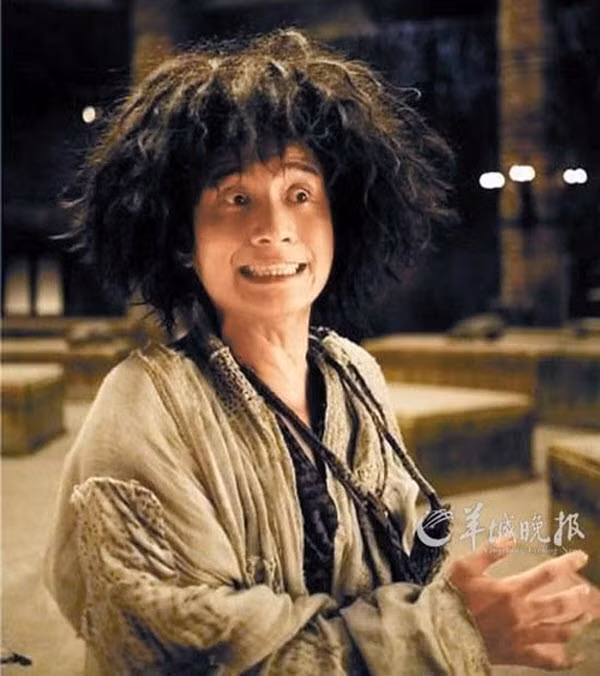 Đường Tăng Văn Chương trong "Tây Du giáng ma thiên" cũng có vẻ giống thành viên của cái Bang.