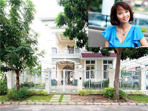 Mai Thu Huyền, nữ diễn viên chính phim Những ngọn nến trong đêm phần 2, hiện sống cùng chồng con trong 1 ngôi biệt thự ở khu Phú Mỹ Hưng quận 7, TP HCM. Nhà của diễn viên Những ngọn nến trong đêm 2 được xem là nổi bật nhất khu đô thị sang trọng này bởi thiết kế độc đáo của một thương hiệu thời trang.