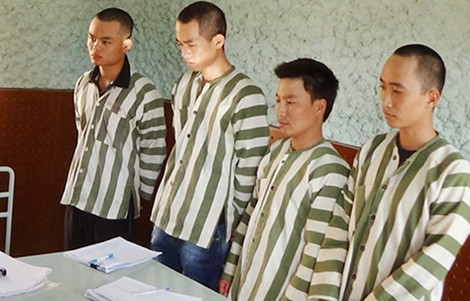 Hai nhóm cho vay nặng lãi do Tùng “sứt” và Thảo cầm đầu.