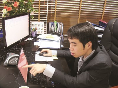 Ngoài ra, con trai đại gia Đoàn Quốc Việt còn giữ các chức vụ quan trọng khác như: Phó Giám đốc điều hành của công ty đầu tư và phát triển sản xuất Hạ Long, Tổng giám đốc của Công ty cổ phần đầu tư BIM Foods, Chủ tịch HĐQT của Công ty cổ phần Lifestyle… Doanh nhân Đoàn Quốc Huy nổi tiếng trên các trang mạng với những đóng góp và vị trí quan trọng tại doanh nghiệp của gia đình.