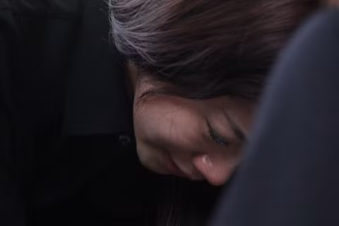 Loi thu nhan cua nguoi vo vao nha nghi voi bo vi qua thuong chong