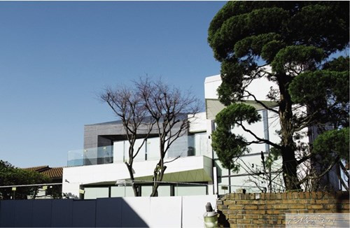 Tổng giá trị nhà đất của nữ diễn viên Jeon Ji Hyun sở hữu lên đến hơn 40 tỷ won (tương đương 750 tỷ đồng).