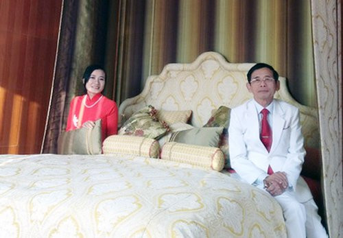 Lê Ân hết mực yêu vợ nhưng đã bị nhiều phụ nữ phụ tình.