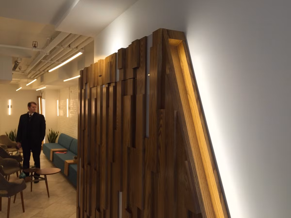 Phong cách thiết kế của văn phòng mang đậm nét hiện đại.