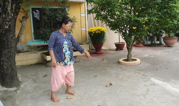 Bà Cúc thuật lại sự việc.