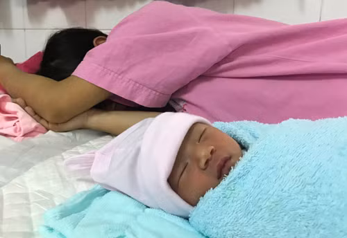 Xot xa canh be so sinh “dem tung gio” duoc o ben me-Hinh-3