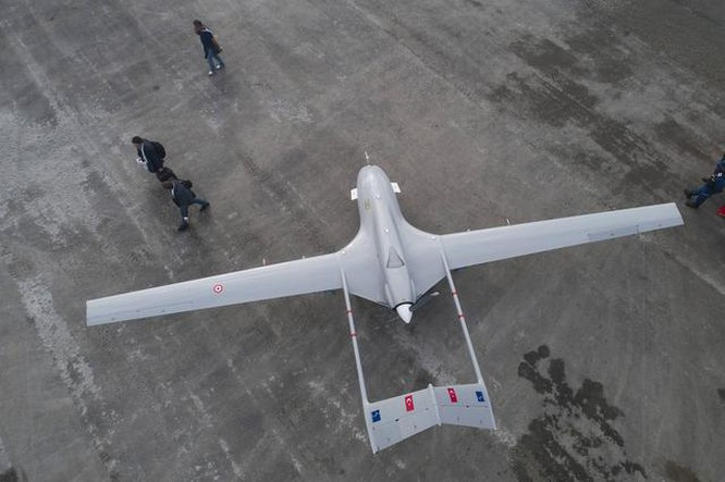 Trong cuộc xung đột tại khu vực Nagorno-Karabakh, Azerbaijan và Armenia đã sử dụng UAV, thiết bị cảm biến và hệ thống vũ khí tấn công tầm xa, có thể nói là mở ra một “kỷ nguyên chiến tranh” mới.