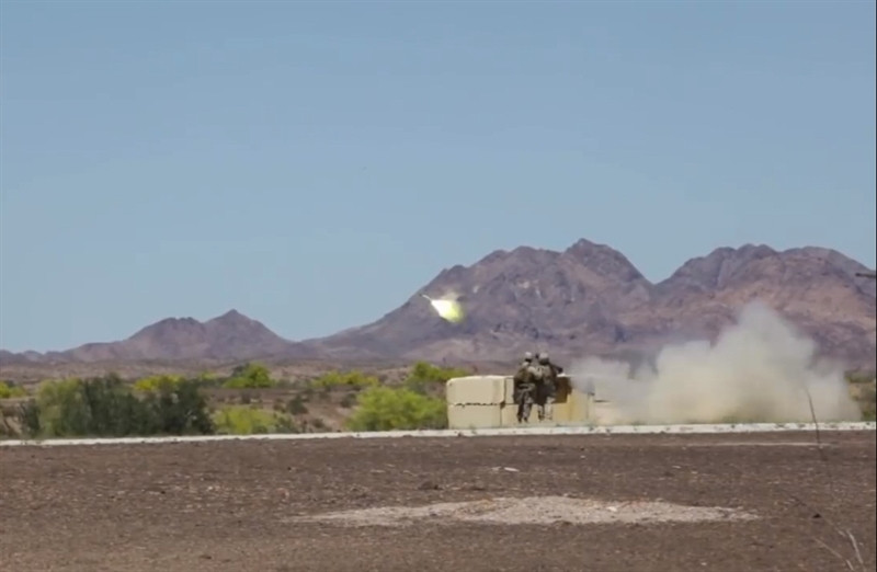 Ngoài việc được trang bị ngòi nổ cận đích, Chương trình nâng cấp còn giúp các tên lửa Stinger kéo dài tuổi thọ hoạt động của mình, bên cạnh đó là việc thay thế các linh kiện đã bị lão hóa và hiện đại hóa nâng cấp phần cứng mới.