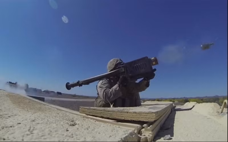 Ngòi nổ cận đích mới do Raytheon chế tạo giúp tên lửa kích nổ ngay cả khi không chạm được vào mục tiêu và có thể khiến máy bay bị hư hỏng nặng, thậm chí bị tiêu diệt hoàn toàn.