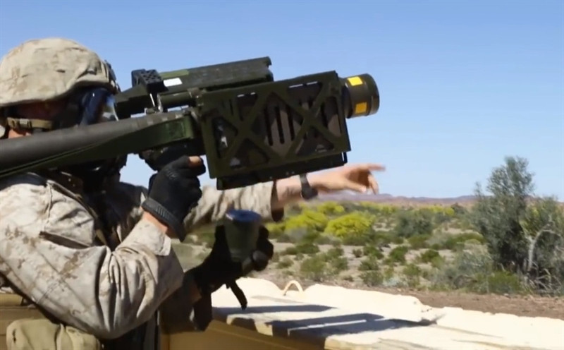 Trường hợp xấu nhất, một vụ nổ gần mục tiêu cũng sễ khiến phi công đối phương mất nhiều thời gian đánh giá thiệt hại, tạo điều kiện cho kíp bắn di chuyển đến nơi trú ẩn hoặc khai hỏa tên lửa thứ hai. Ngoài ra, với ngòi nổ thế hệ mới này còn giúp Stinger cải thiện khả năng đối phó với các máy bay không người lái cỡ nhỏ.