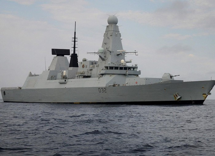 Khibiny-M cũng như Khibiny-U là các khí tài gây nhiễu điện tử trang bị cho máy bay chiến đấu Su-35S của lực lượng hàng không - vũ trụ Nga, cũng như tiêm kích đa năng Su-30SM của không quân hải quân Nga.