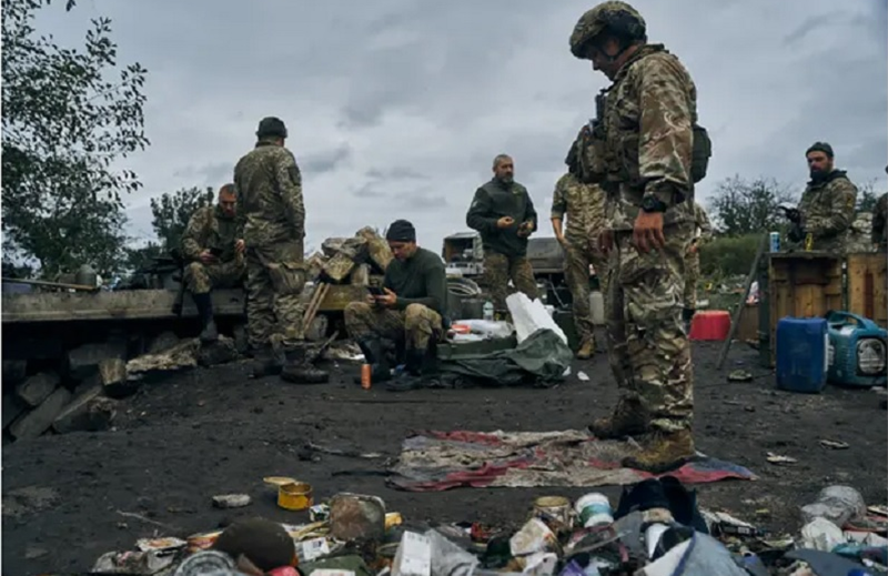 Sự biến mất của Lữ đoàn cơ giới 152 không chỉ khiến Lực lượng Vũ trang Ukraine mất đi một lực lượng quan trọng, mà còn tác động sâu sắc đến tình hình chiến sự ở Ukraine. Trong mối quan hệ căng thẳng hiện nay giữa Ukraine và Nga, sự biến mất của bất kỳ đơn vị nào cũng có thể được hiểu là tình hình chiến tranh xấu đi hoặc hoạt động quân sự thất bại. Ảnh: Reuters.