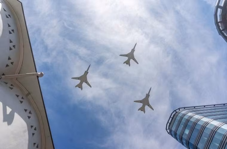 Biên đội máy bay ném bom mang tên lửa hành trình chống tàu Tu-22M3.