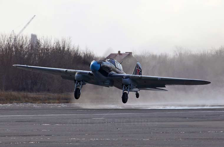 Sau năm 1945, máy bay cường kích Il-2 hoạt động trong Không quân Liên Xô và một vài nước Đông Âu thêm 5-10 năm nữa trước khi nghỉ hưu hoàn toàn. Ngày nay, Il-2 chủ yếu nằm trong các bộ sưu tập tư nhân, thường bay biểu diễn trong các ngày lễ lớn.
