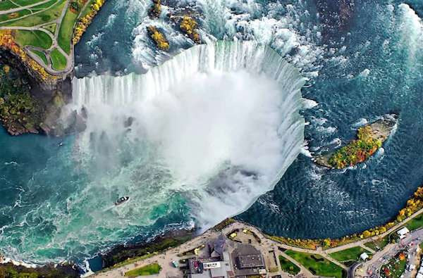 Tiếp đó, những chuyên gia và quân đội nhanh chóng bắt đầu công việc của họ. Trong quá trình khắc phục địa hình, họ chỉ tìm thấy 2 xác chết. Việc này khá ngạc nhiên vì mỗi năm có khoảng hơn 40 vụ tai nạn và tự tử tại đây, các chuyên gia đã nghĩ rằng sẽ thấy nhiều xác chết hơn.