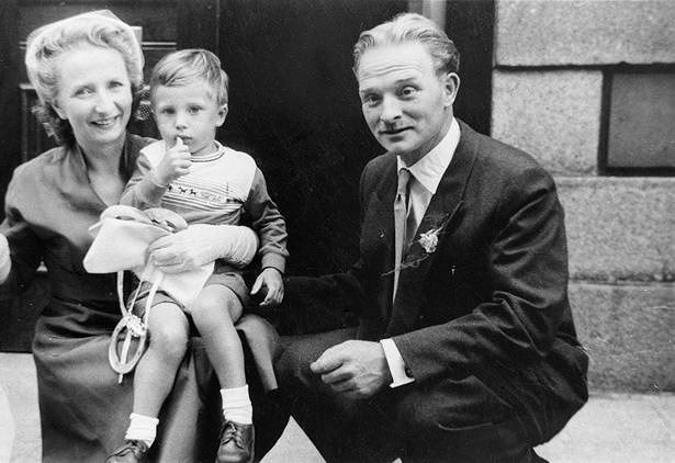 Paisnel sinh năm 1925 trong một gia đình hạnh phúc. Không có nguyên nhân tâm lý nào cho những hành vi bệnh hoạn của y.