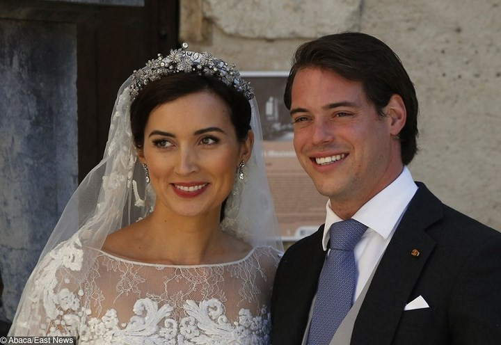 Hoàng gia Luxembourg nổi tiếng với chiếc vương miện hình lá nho của Đại Công tước Maria Teresa. Không có thống kê chính xác số viên kim cương được gắn trên vương miện nhưng đây là một trong những vương miện đồ sộ nhất thế giới.