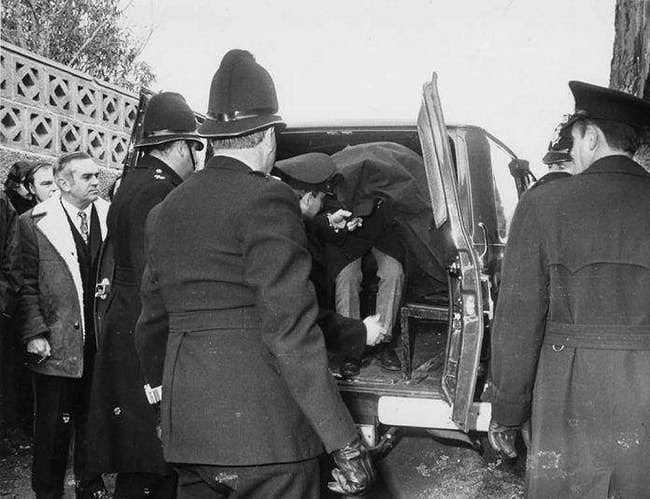 Edward Paisnel lập tức bị bắt và tống giam trong điều kiện bảo vệ nghiêm ngặt.