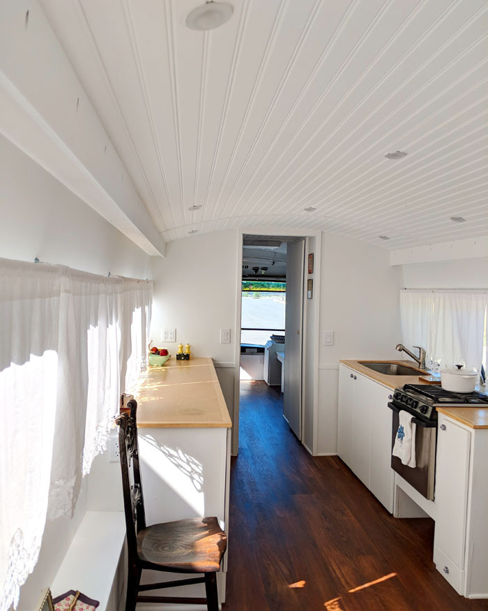 Miệt mài suốt 3 năm, chi tới 70.000 đô la, cuối cùng Jessie cũng hoàn thành công trình tuyệt đẹp và rất tiện lợi.