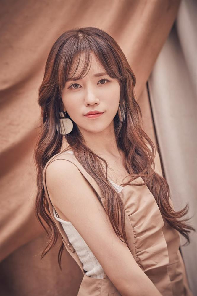 Woolin Entertainment thông báo thành viên Jin của nhóm nhạc Lovelyz sẽ không tham gia vào đợt quảng bá cho single đặc biệt của nhóm vì lý do sức khoẻ. Cô phải nhập viện và kiểm tra sau khi cảm thấy bất ổn.