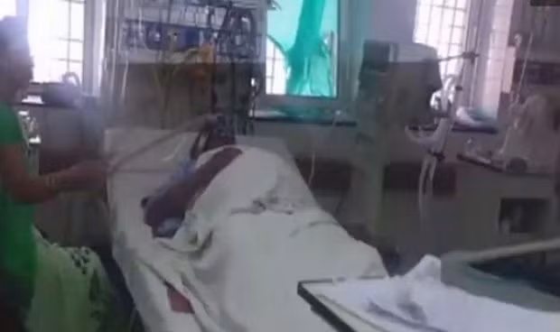 5 bệnh nhân trong khoa Hồi sức tích cực của bệnh viện Lala Lajpat Rai tử vong chỉ trong 24 giờ. Ảnh: India.com