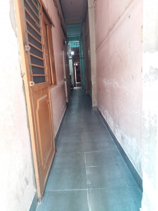 Lối vào nhỏ hẹp, sâu hút…