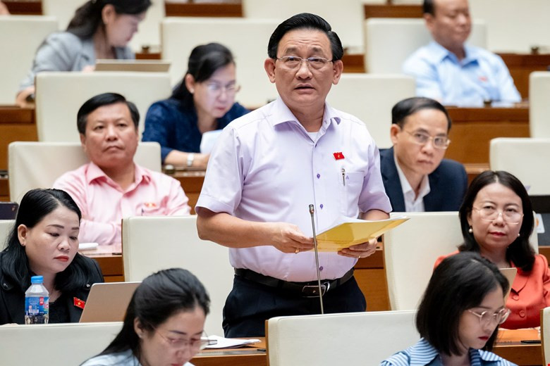 ĐBQH: Cần “dẹp loạn” những quảng cáo nhếch nhác, sai sự thật DBQH: Can “dep loan” nhung quang cao nhech nhac, sai su that