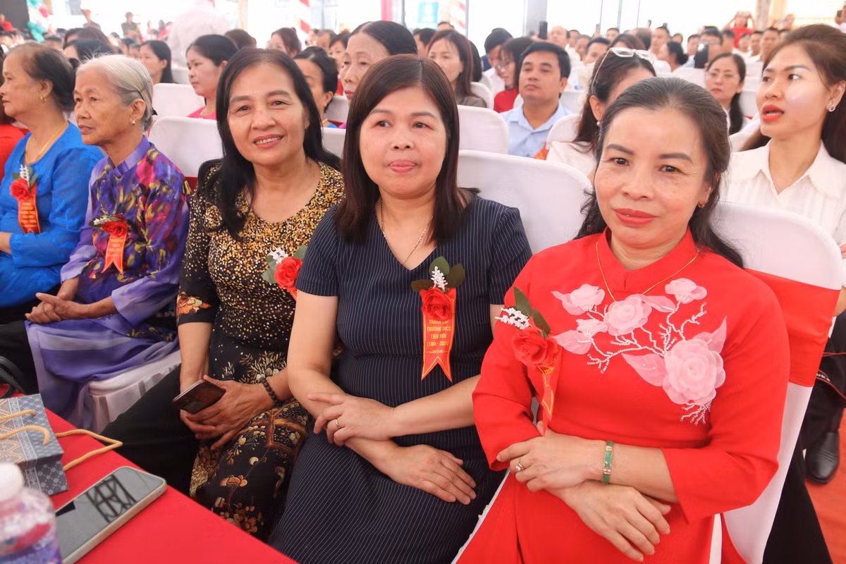 Xuc dong ky uc ngoi truong tung chi co duy nhat 1 lop-Hinh-6