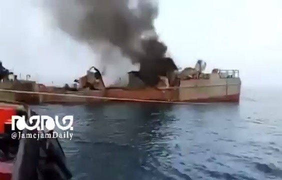 Từ hình ảnh được công bố có thể thấy, tàu lớp Moudge chính là phiên bản nội địa hóa của tàu khu trục hạng nhẹ Vosper Mark 5 do Anh chế tạo và bán cho Iran từ những năm 1960.