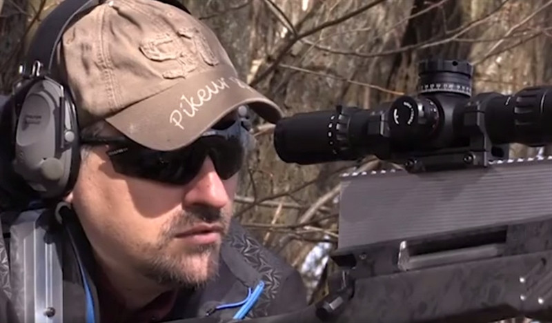 "Chúng tôi đã lập kỷ lục về tầm bắn xa nhất vào ban đêm khi không hề có chút ánh sáng nào. Trong thử nghiệm, xạ thủ dùng khẩu Sumrak không hề dùng hệ thống chiếu sáng nào dù bằng laser hay nguồn sáng khác. Đây thực sự là một kỷ lục bởi trên thế giới chưa có một xạ thủ và một khẩu súng nào có thể làm được điều đó", đại diện nhà sản xuất nói.