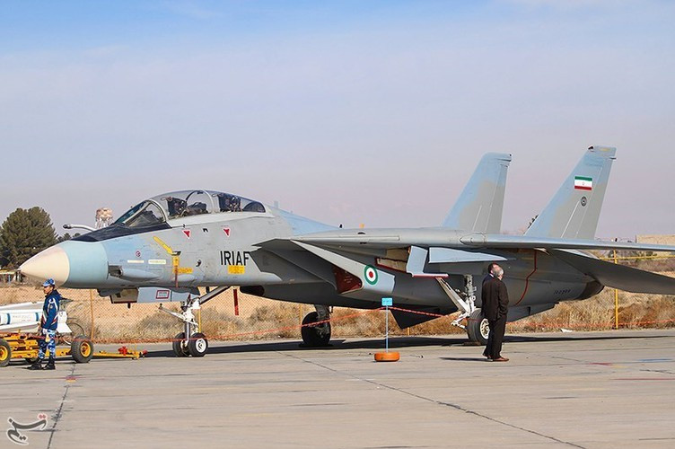 Sau đó Mỹ đã phát triển radar APG-71 với năng lực vượt trội để trang bị cho dòng tiêm kích hạm chủ lực này.