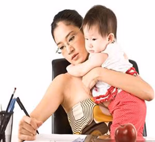 Bi nha chong ghe góm vat kiet suc lao dong