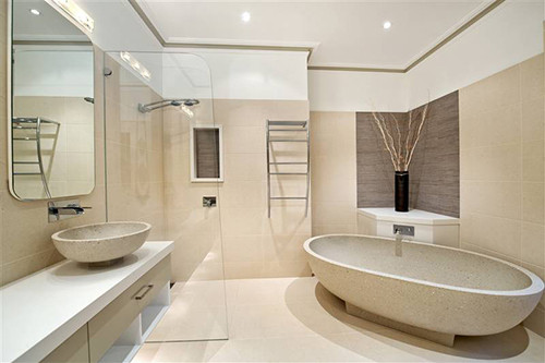 Phong thuy: Nha ve sinh thang cuoi giuong, co dang lo?