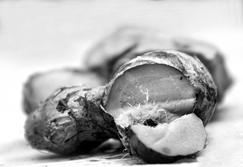 Chua cam lanh, nen dung gung tuoi hay gung kho?