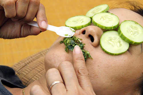 Tri tham moi, tham mát bang rau cu, hiẹu quả ra sao?