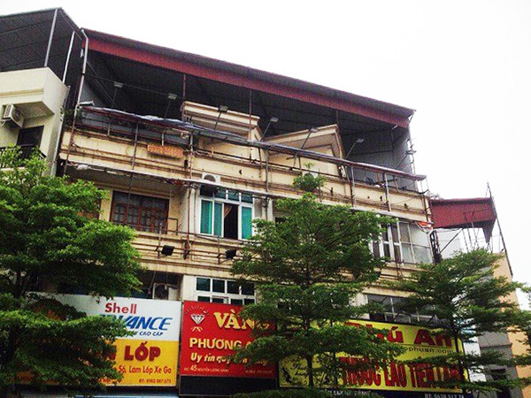 Coca-Cola bi phat 25 trieu dong vi treo bien 'Mo lon Viet Nam...'