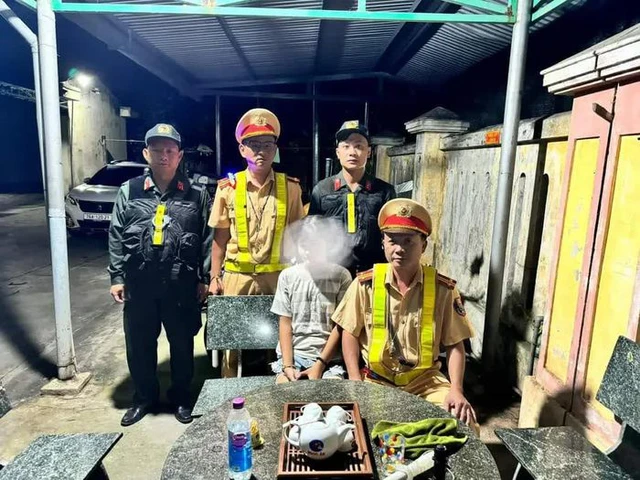 CSGT giai cuu chau be nghi bi ke xau du do tu Hue vao TP HCM