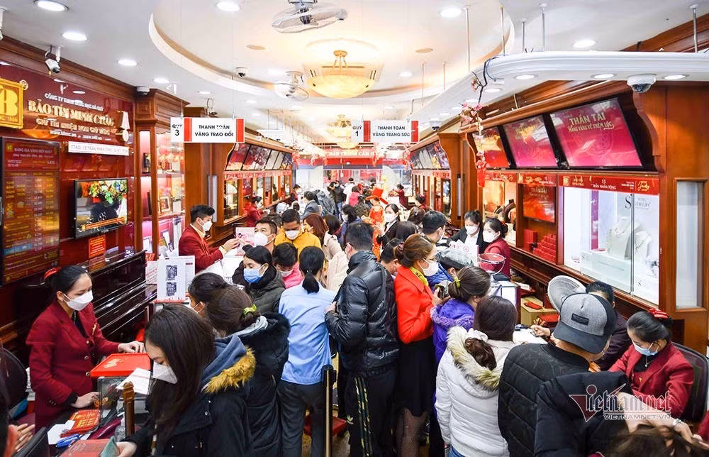 Via Than Tai 2024 la ngay nao de di mua vang cau may?