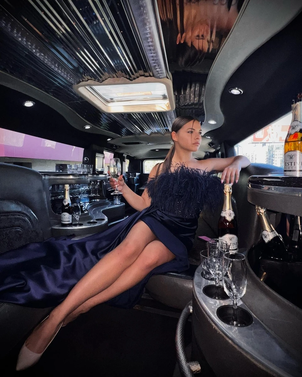 Người đẹp viết trên mạng xã hội: "Không có từ ngữ nào đủ diễn tả cảm xúc hạnh phúc của tôi vào lúc này. Danh hiệu Hoa hậu Thế giới Bulgaria không chỉ là sự công nhận, mà còn là trách nhiệm.