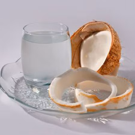 Người ở đây khi kho cá còn thêm nước dừa tươi để tăng mùi vị thơm ngon béo ngậy cho món cá.