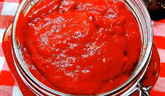 Dưới đây là cách làm mứt gấc mà Kiến Thức muốn giới thiệu với quý độc giả để tự tay trổ tài làm món mứt ngon tốt cho sức khỏe ăn Tết.