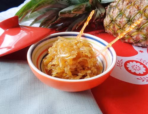 Với người trung niên cao tuổi nhất là những người bị bệnh tim mạch, cao huyết áp ăn nhiều mứt quá ngọt có thể khiến lượng cholesterol trong cơ thể sẽ làm tăng nguy cơ bệnh tai biến.